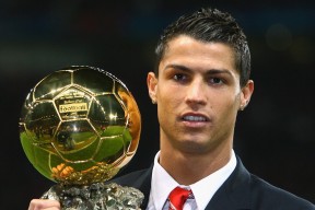 乐鱼体育App下载-我还没上车啊！严宏钧快车道全力追车封王游行笑翻全场，严宏强简历